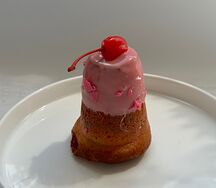 Ромовая баба Клубничка