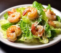 Салат Цезарь с креветками