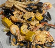 Коктейль из морепродуктов в сливочном соусе