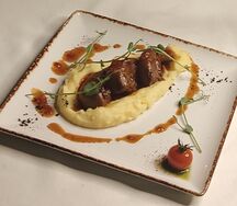 Язычки ягненка с картофельным пюре