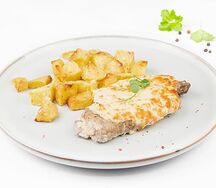 Мясо по-французски с печеным картофелем
