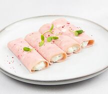 Рулетики из ветчины с мягким сыром
