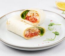 Ролл с копченым лососем