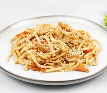 Лапша удон с курицей и овощами