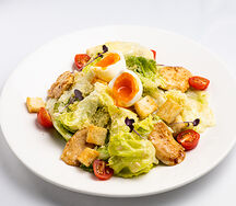 Салат Цезарь с курицей