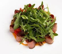 Салат с копчёной уткой