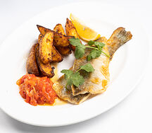 Форель с запечённым картофелем и лечо