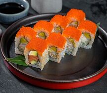 Ролл Калифорния с камчатским крабом