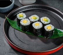 Ролл с авокадо