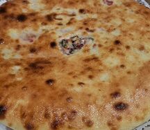 Пирог с сыром и свекольной ботвой
