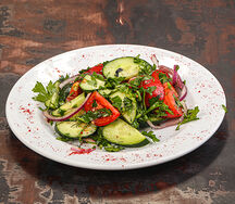 Овощной салат с зеленью