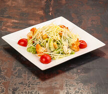 Салат Цезарь с креветками