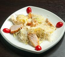 Салат Цезарь с курицей