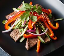 Теплый тайский салат с говядиной 