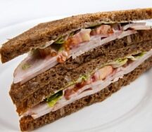 Сэндвич с курочкой и беконм