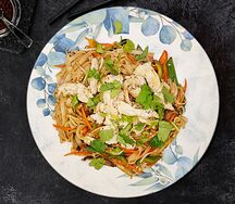Рисовая лапша с курицей 