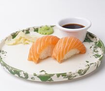 Нигири с лососем