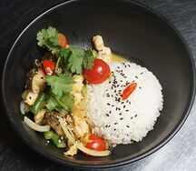 Желтый карри с курицей