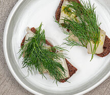 Сморреброд с рыбным салом