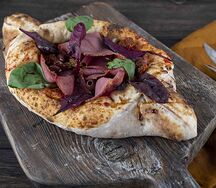 Пицца Брезаола