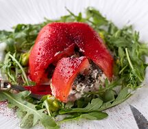 Томат со страчателлой и рукколой