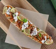 Брускетта с лососем и страчателлой