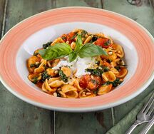 Орекьетте с томатами и страчателлой