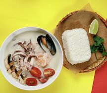 Том Кха с морепродуктами