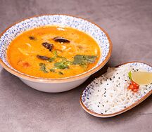 Том ям с королевскими креветками