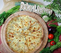 Пицца с грушей и горгонзолой