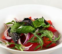 Салат из сочных бакинских помидоров