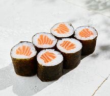 Ролл с лососем