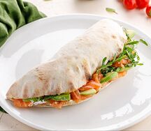 Панини с лососем и авокадо