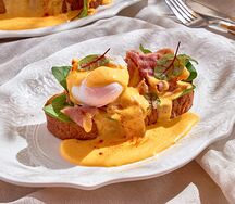 Яйцо Бенедикт с тамбовским окороком