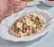 Оливье с колбасой