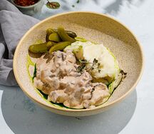 Бефстроганов с картофельным пюре