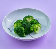 Отварная брокколи
