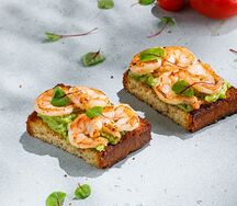 Брускетта с креветкой
