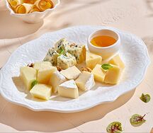 Ассорти из европейских сыров