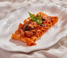 Канделе с соусом томато и баклажаном