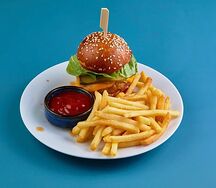 Мини-бургер с курицей и фри