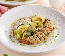 Куриная грудка с зеленой гречей