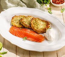 Оладьи из кабачков с лососем