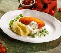 Котлета по-киевски с пюре и грибным соусом