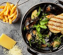 Мидии в соусе груша-пармезан