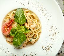 Спагетти с креветками