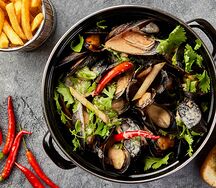 Мидии в соусе том ям