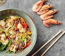 Wok c креветками