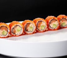 Ролл Калифорния с лососем
