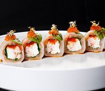 Кето-ролл с лососем и камчатским крабом